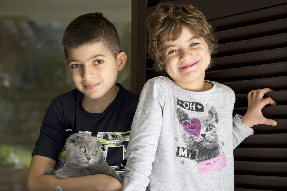 Thomas e Guenda, due fratelli nati con la stessa malattia genetica rara: l'Ada-Scid